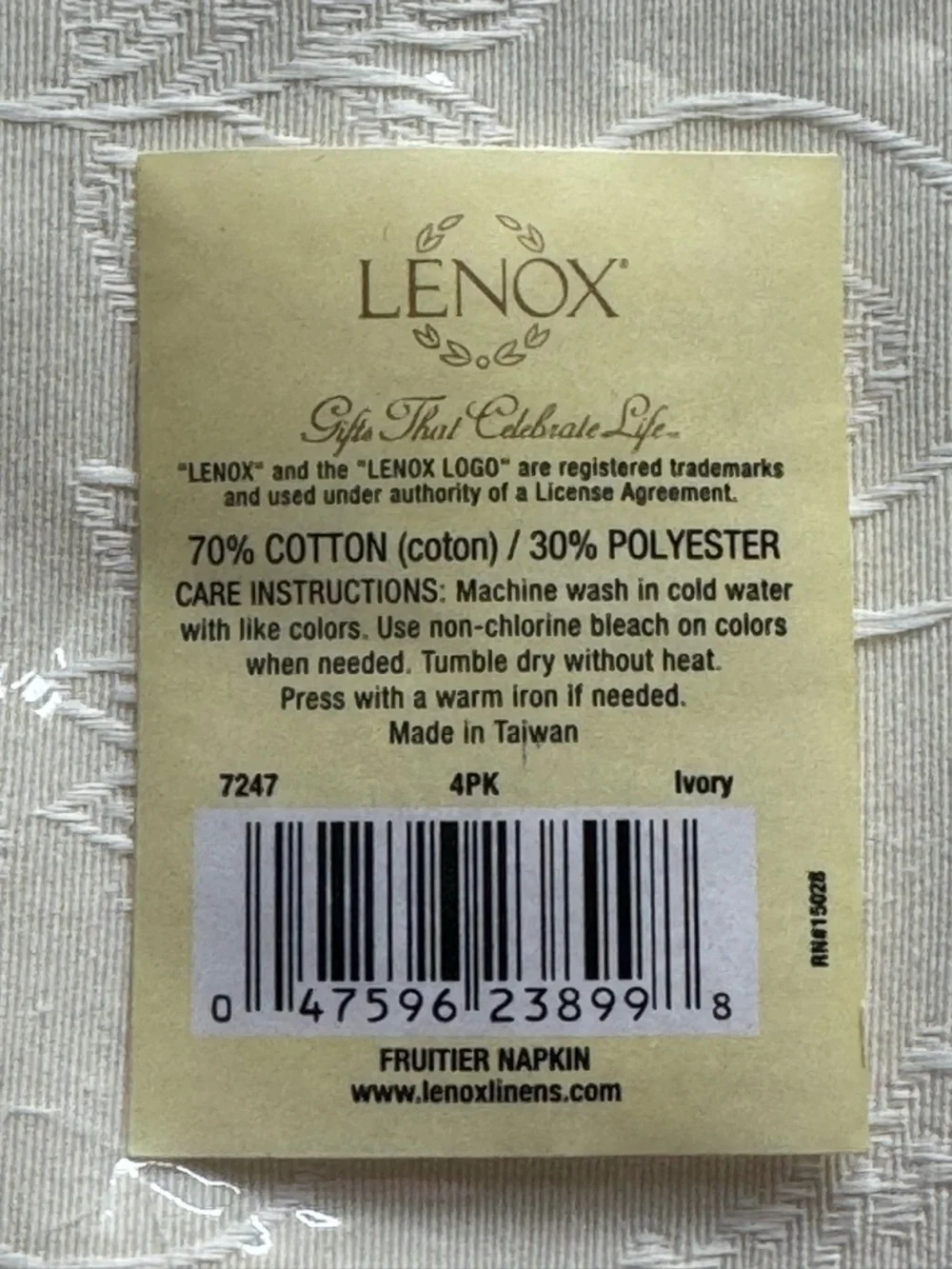 Lenox Fruitier Ivory Cream Dinner Napkins - Set of 4 NEW